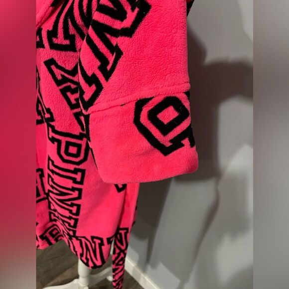 “Pink” Brand Bathrobe - Picture 4 of 6